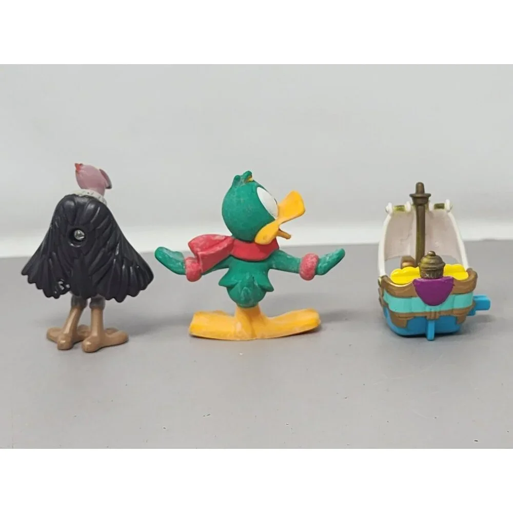 Vintage Warner Brothers/Disney/Unmarked Figures Featuring‎ Ship Duck & Vulture
